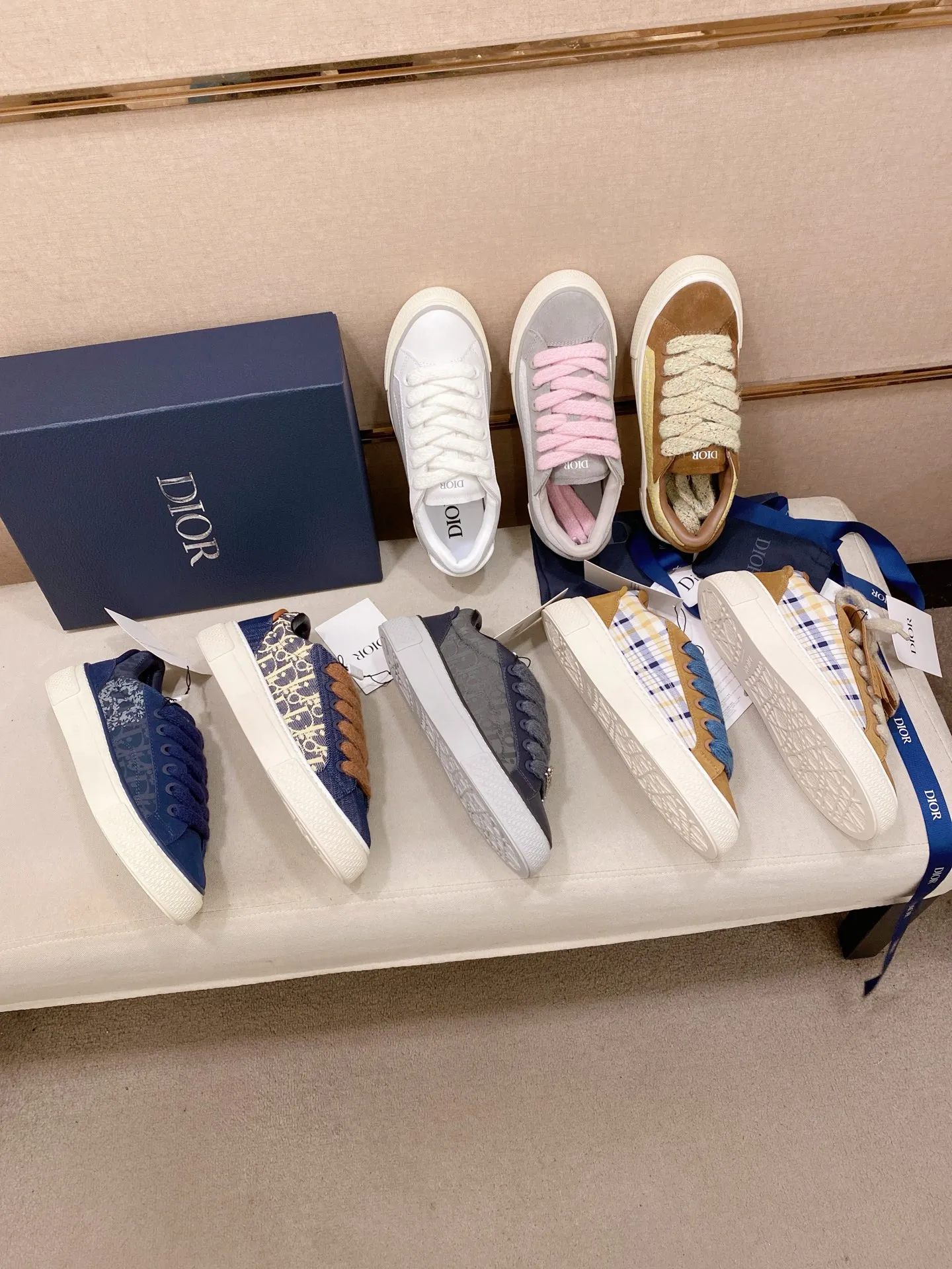 Factory price: 300 Men's shoes 💰[Dior·Dior] Top 🔍Couple style 💏🔍New casual sports style couple shoes, new four-season design, perfect workmanship, lace-up lazy style to create cabinet quality, upper: imported first-layer cowhide, sheepskin lining is soft and comfortable, ultra-light TPU wear-resistant outsole, simple, versatile fashion men's shoes, excellent color code number 35--44